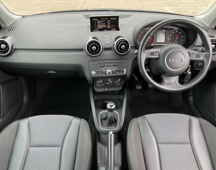 Audi A1 TFSI SPORT 2