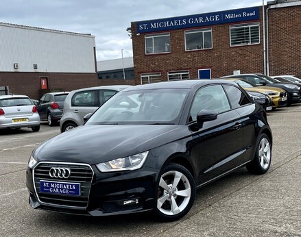 Audi A1 TFSI SPORT 1