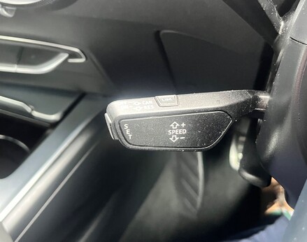 Audi TT TFSI BLACK EDITION 57