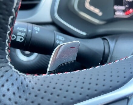 Renault Captur RS LINE TCE EDC 53