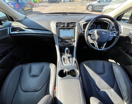 Ford Mondeo TITANIUM EDITION HEV 2
