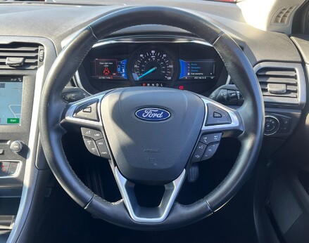 Ford Mondeo TITANIUM EDITION HEV 19