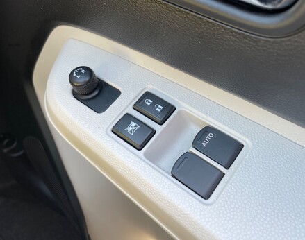 Suzuki Ignis SZ-T DUALJET SHVS MHEV 43