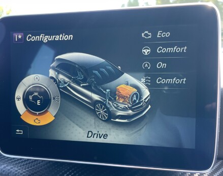 Mercedes-Benz A Class A 180 AMG LINE 33