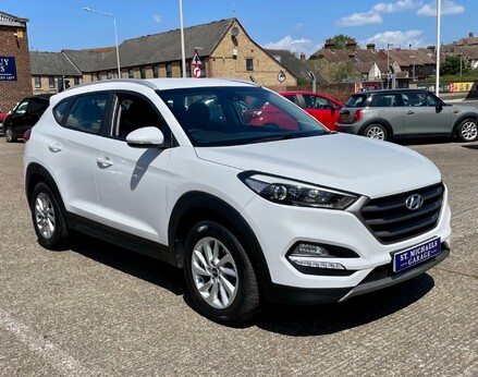 Hyundai TUCSON GDI SE NAV BLUE DRIVE 4