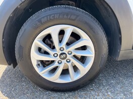 Hyundai TUCSON GDI SE NAV BLUE DRIVE 16
