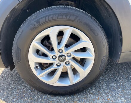 Hyundai TUCSON GDI SE NAV BLUE DRIVE 16