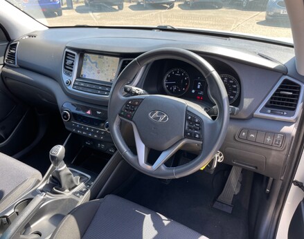 Hyundai TUCSON GDI SE NAV BLUE DRIVE 17