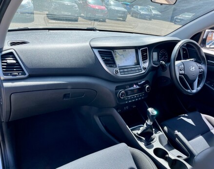 Hyundai TUCSON GDI SE NAV BLUE DRIVE 31