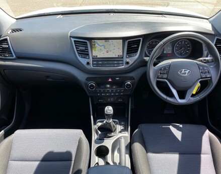 Hyundai TUCSON GDI SE NAV BLUE DRIVE 2