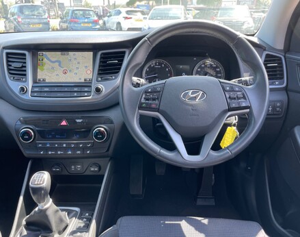 Hyundai TUCSON GDI SE NAV BLUE DRIVE 18