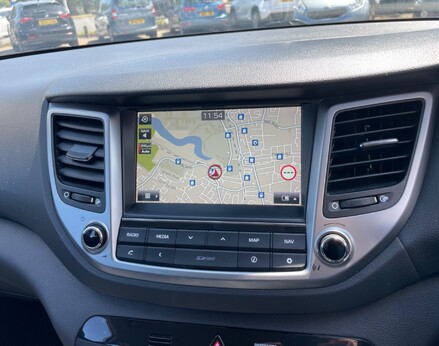 Hyundai TUCSON GDI SE NAV BLUE DRIVE 32