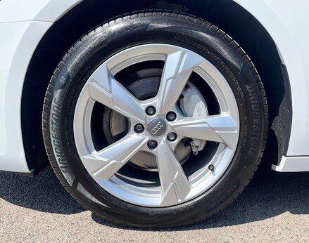 Audi A6 TDI SPORT MHEV 13