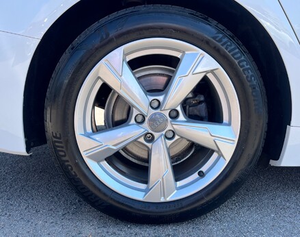 Audi A6 TDI SPORT MHEV 15