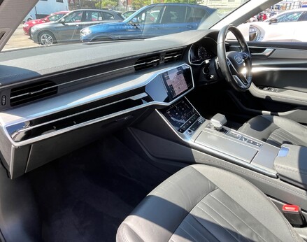 Audi A6 TDI SPORT MHEV 17