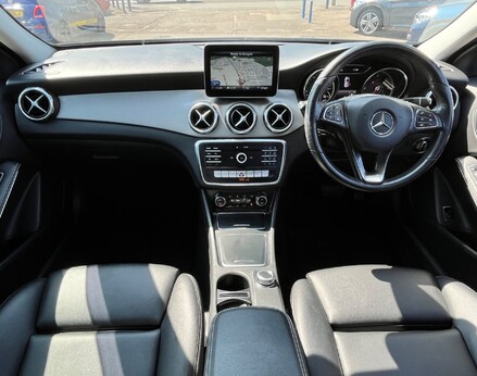 Mercedes-Benz GLA Class GLA 200 D SPORT EXECUTIVE 2