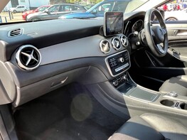 Mercedes-Benz GLA Class GLA 200 D SPORT EXECUTIVE 17