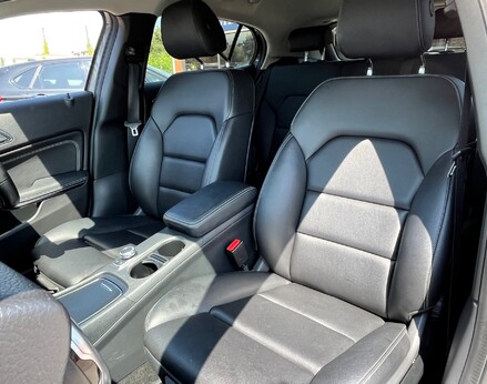 Mercedes-Benz GLA Class GLA 200 D SPORT EXECUTIVE 64