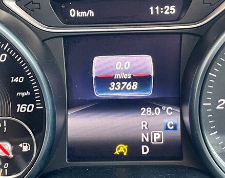 Mercedes-Benz GLA Class GLA 200 D SPORT EXECUTIVE 24