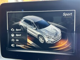 Mercedes-Benz GLA Class GLA 200 D SPORT EXECUTIVE 41