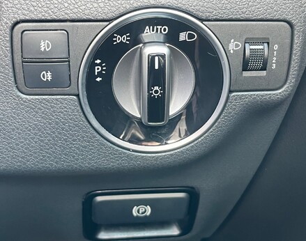 Mercedes-Benz GLA Class GLA 200 D SPORT EXECUTIVE 61