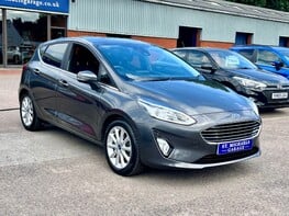 Ford Fiesta TITANIUM 4