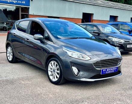 Ford Fiesta TITANIUM 4