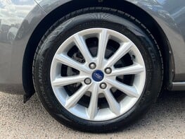 Ford Fiesta TITANIUM 13