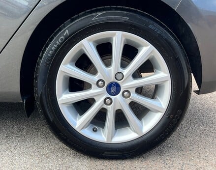 Ford Fiesta TITANIUM 14
