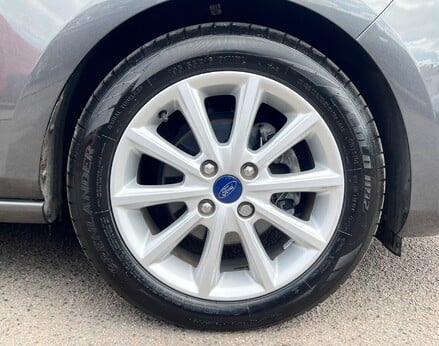 Ford Fiesta TITANIUM 16