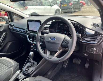 Ford Fiesta TITANIUM 18