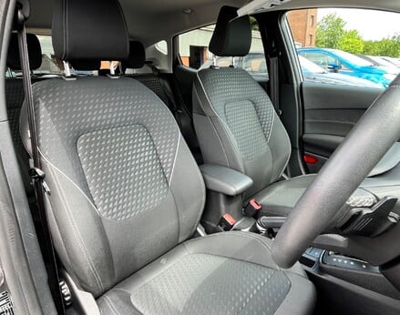Ford Fiesta TITANIUM 52