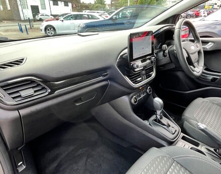 Ford Fiesta TITANIUM 17