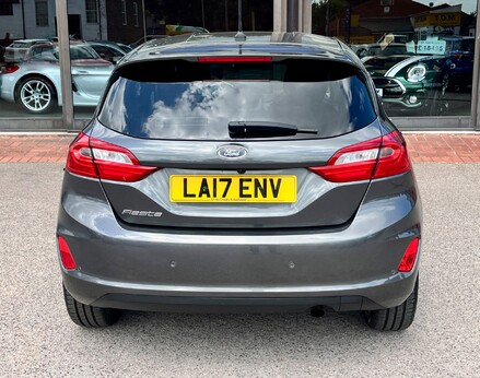 Ford Fiesta TITANIUM 6