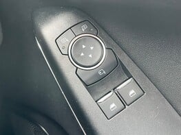 Ford Fiesta TITANIUM 51