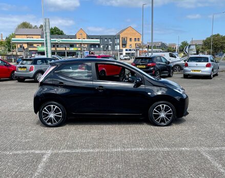 Toyota Aygo VVT-I X-PLAY 10