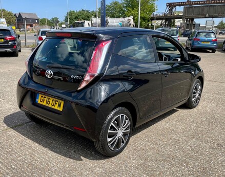 Toyota Aygo VVT-I X-PLAY 8