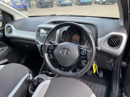 Toyota Aygo VVT-I X-PLAY 17