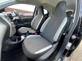Toyota Aygo VVT-I X-PLAY 43