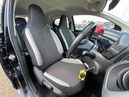 Toyota Aygo VVT-I X-PLAY 42
