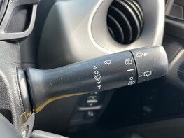 Toyota Aygo VVT-I X-PLAY 36