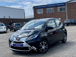 Toyota Aygo VVT-I X-PLAY 1