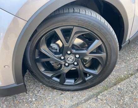 Toyota C-HR DYNAMIC 3