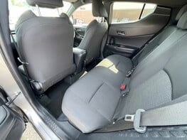 Toyota C-HR DYNAMIC 61