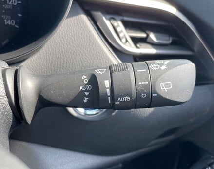 Toyota C-HR DYNAMIC 50