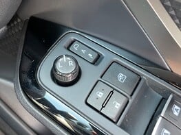 Toyota C-HR DYNAMIC 54