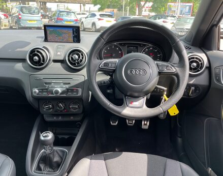 Audi A1 SPORTBACK TFSI S LINE 18