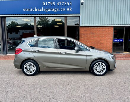 BMW 2 Series 216D LUXURY ACTIVE TOURER 10