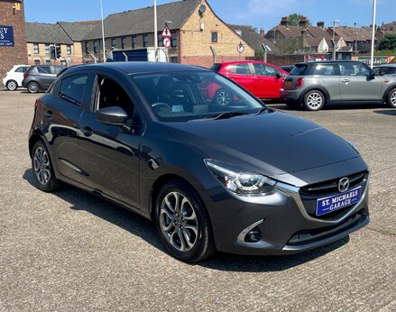 Mazda 2 GT 4