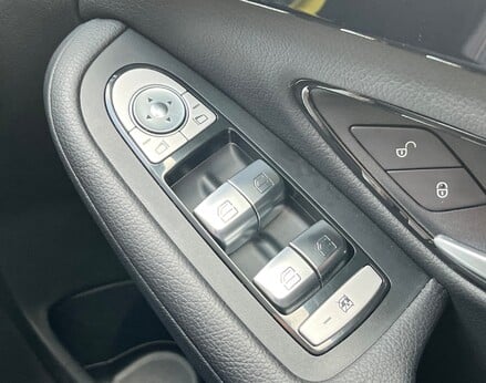 Mercedes-Benz C Class C200 SE 56